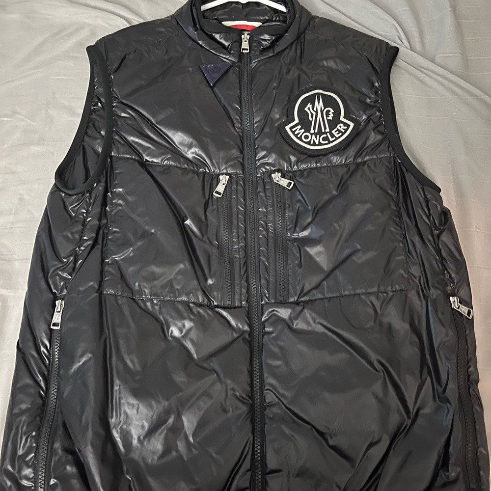 Mens Moncler vest!